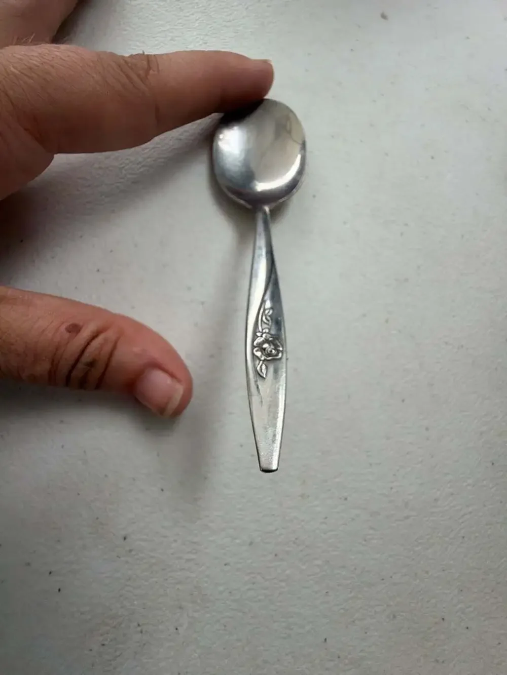 Oneidacraft Deluxe Stainless Lasting Rose Teaspoon
